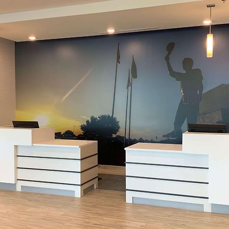 La Quinta Inn & Suites By Wyndham Round Rock Near Kalahari エクステリア 写真