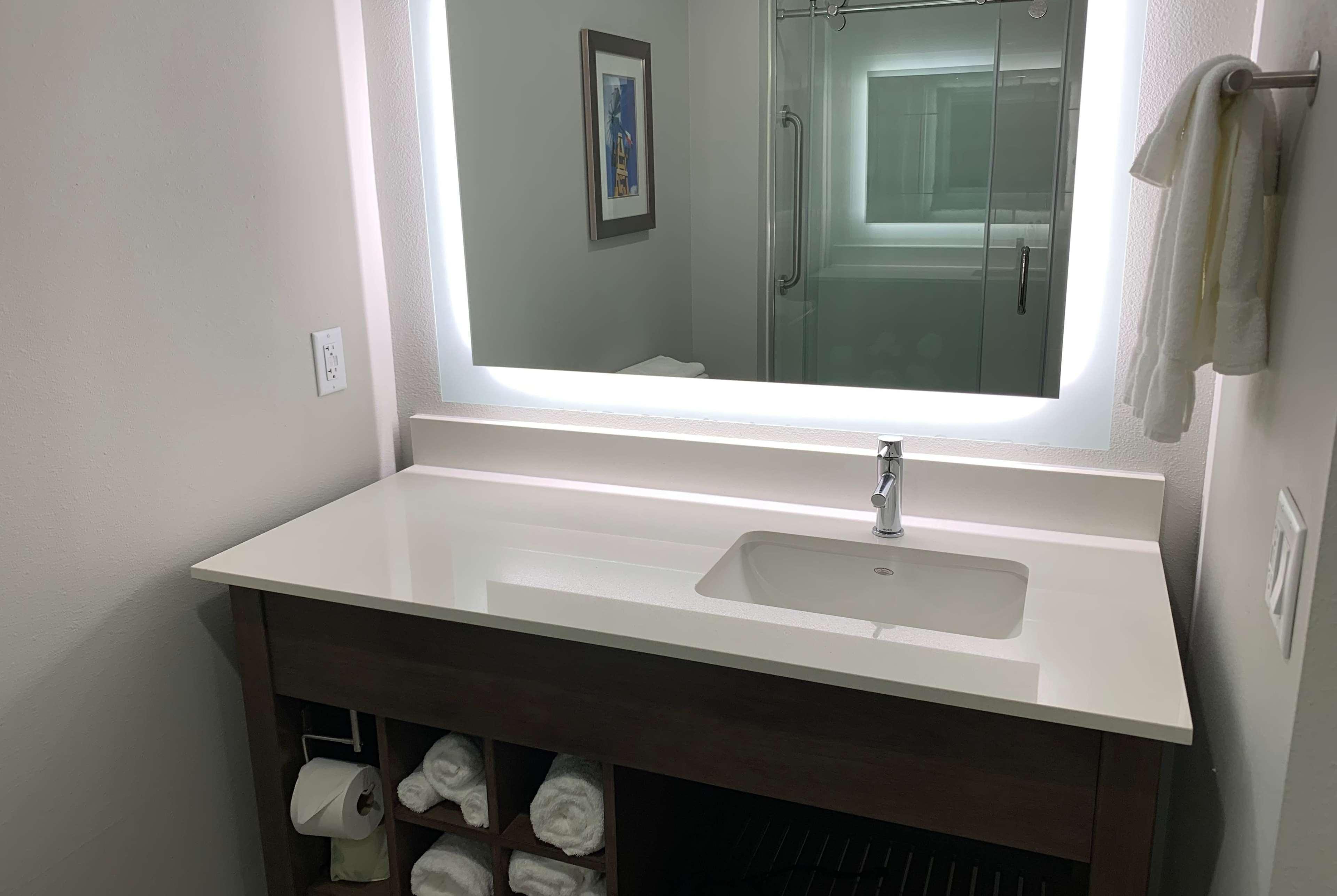 La Quinta Inn & Suites By Wyndham Round Rock Near Kalahari エクステリア 写真