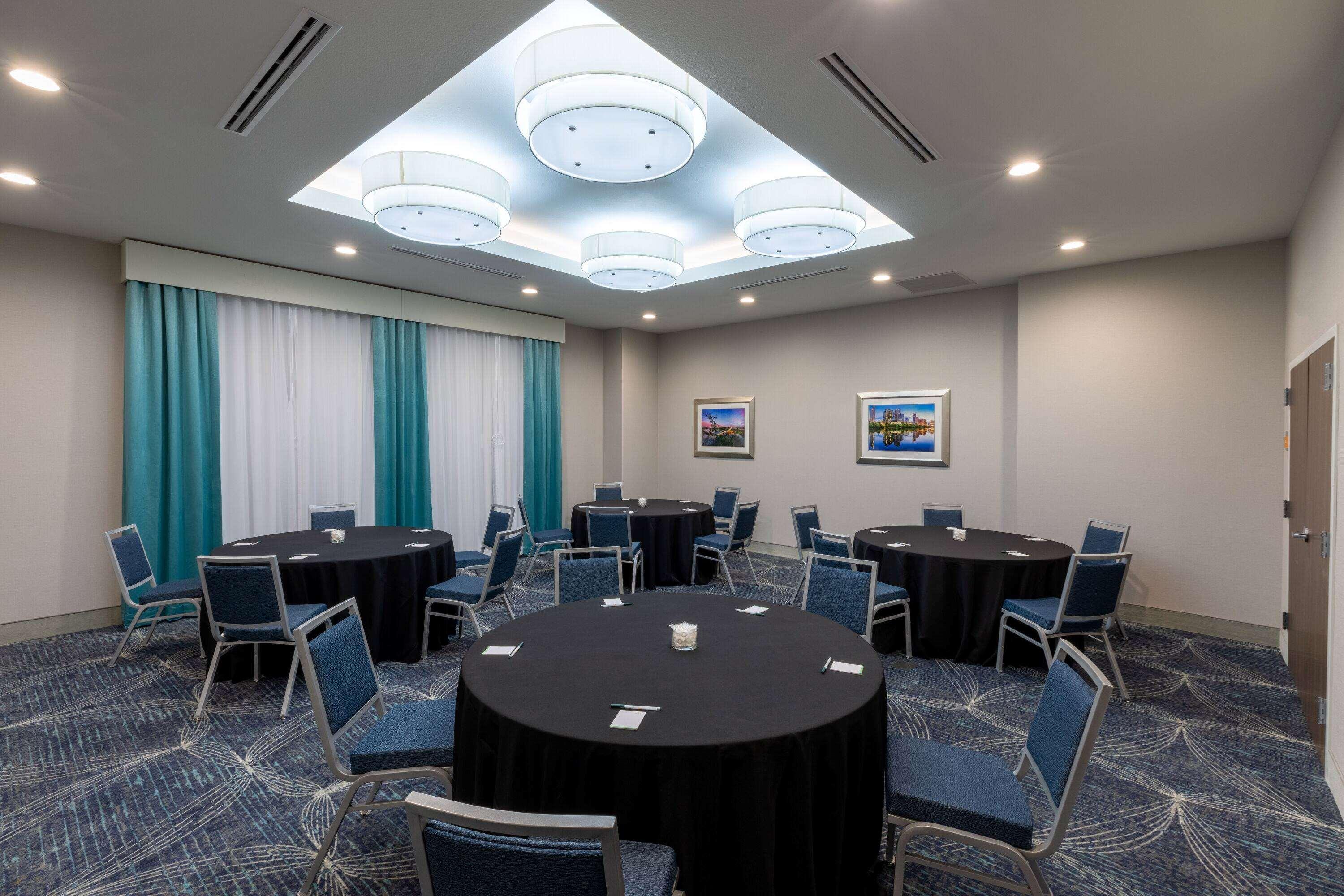 La Quinta Inn & Suites By Wyndham Round Rock Near Kalahari エクステリア 写真