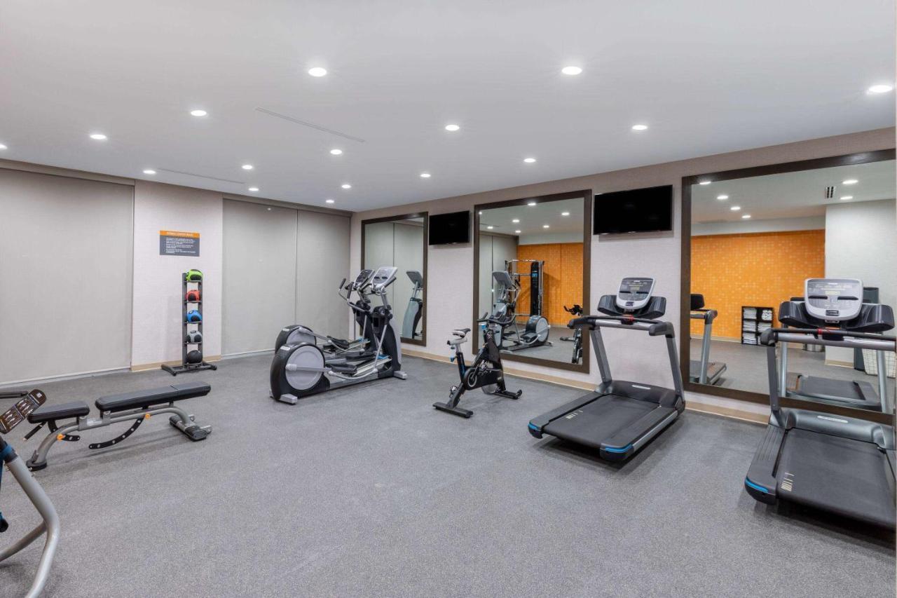 La Quinta Inn & Suites By Wyndham Round Rock Near Kalahari エクステリア 写真