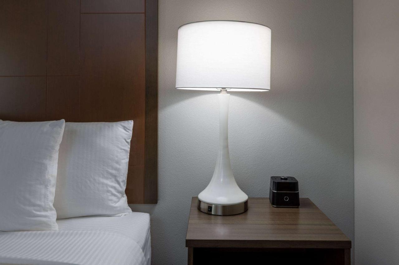 La Quinta Inn & Suites By Wyndham Round Rock Near Kalahari エクステリア 写真