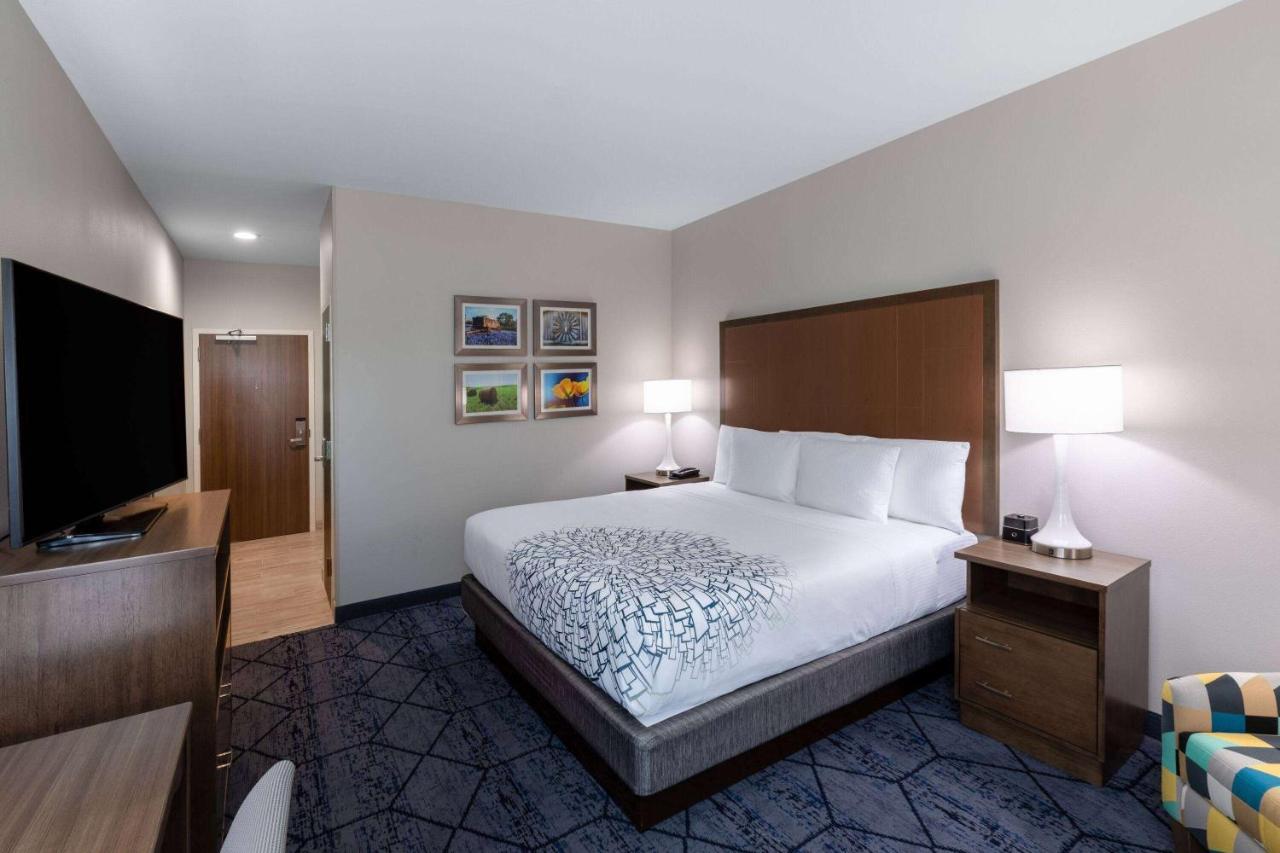 La Quinta Inn & Suites By Wyndham Round Rock Near Kalahari エクステリア 写真