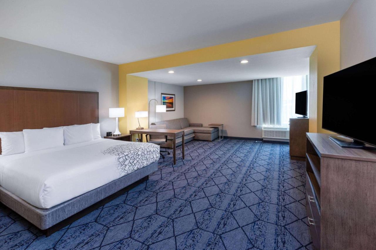 La Quinta Inn & Suites By Wyndham Round Rock Near Kalahari エクステリア 写真