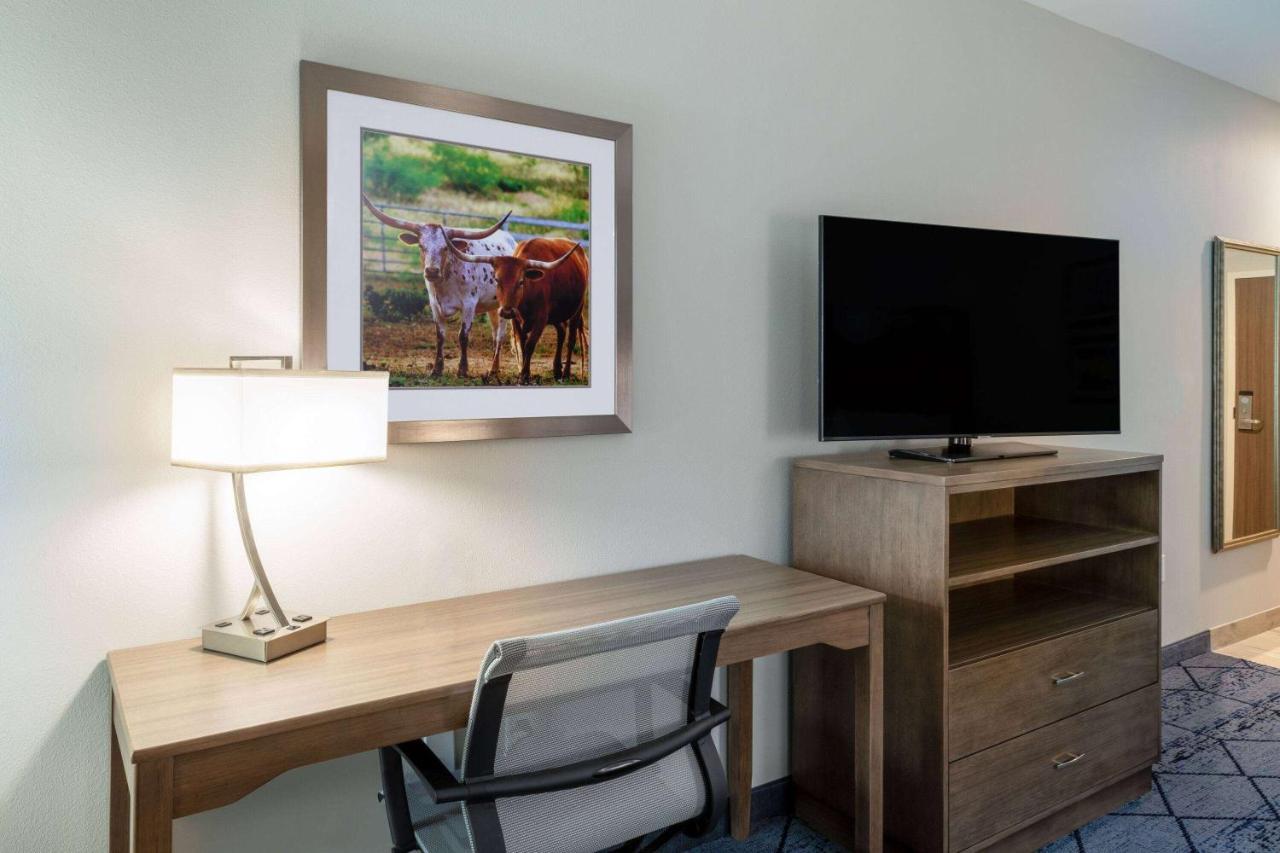 La Quinta Inn & Suites By Wyndham Round Rock Near Kalahari エクステリア 写真