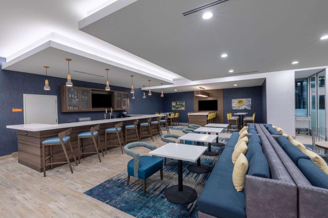 La Quinta Inn & Suites By Wyndham Round Rock Near Kalahari エクステリア 写真